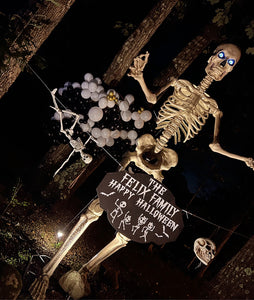 Skeleton Family Happy Halloween Sign
