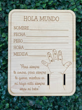 Load image into Gallery viewer, Hola Mundo Anuncio de Infante || Placa de Pulsera Hospitalaria || Accesorio para fotografía de bebé
