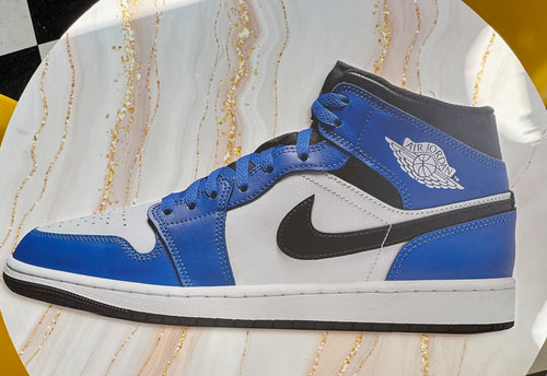 Street Style Sneakers on Foam